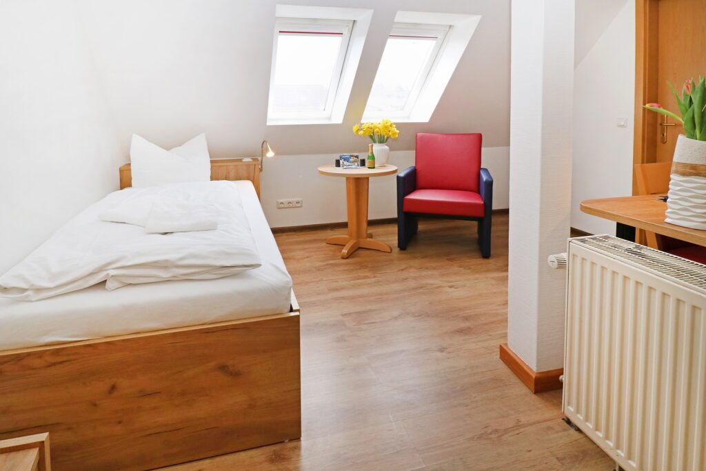 Einzelzimmer im Hotel-Pension Kirschstein in Wolgast auf der Insel Usedom
